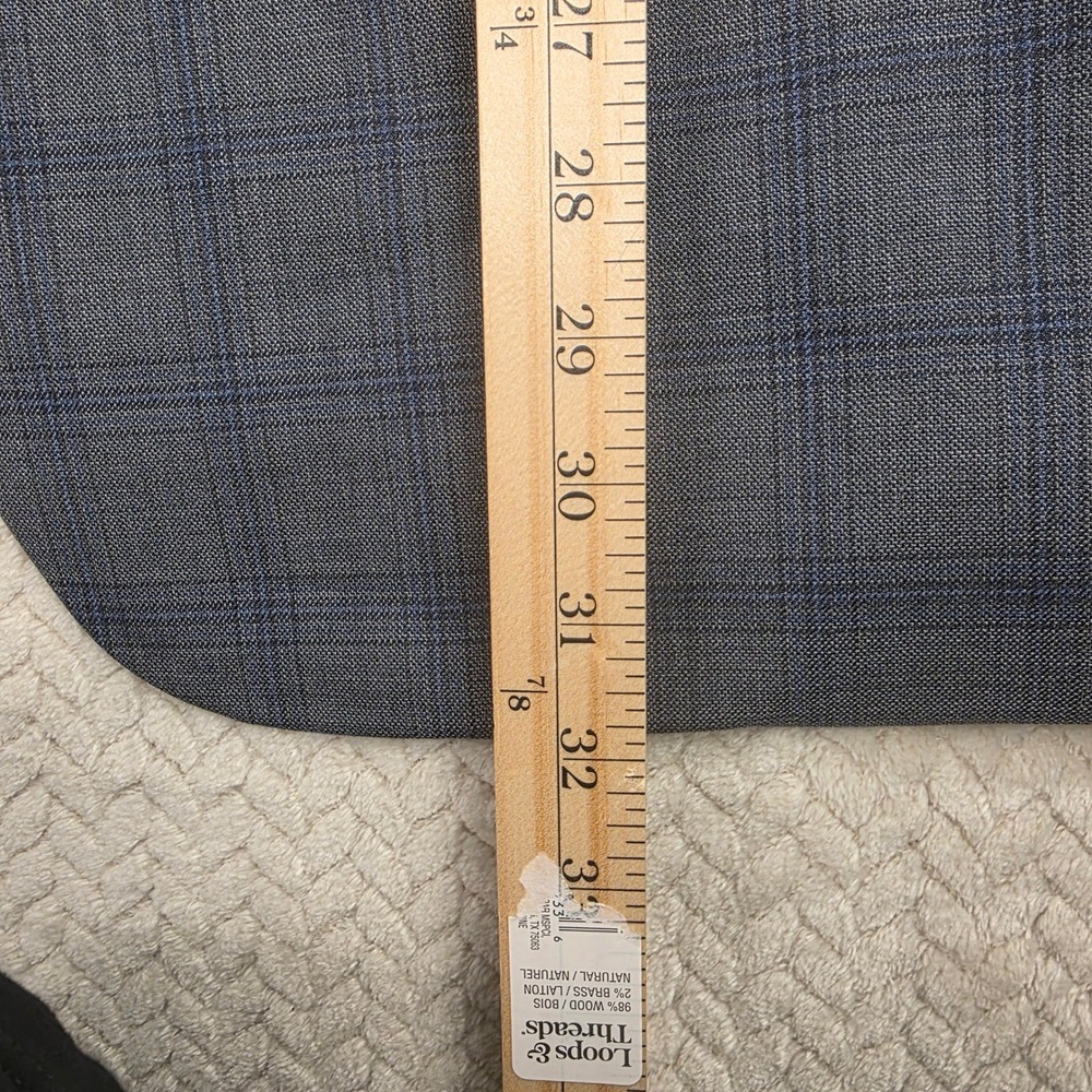 Jos A Bank Traveler Blazer Mens 48R Grey Blue Plaid 100%‎ Wool Jacket - Picture 4 of 9